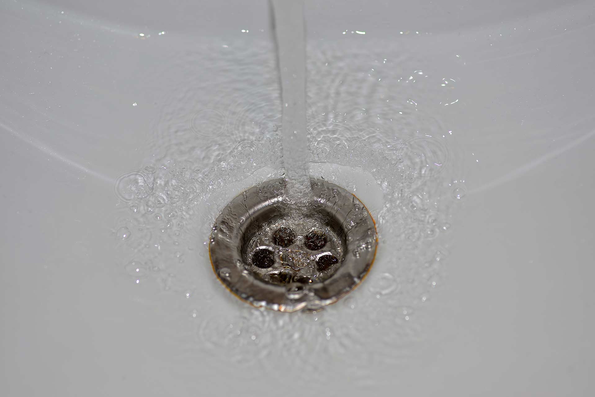 A2B Drains provides services to unblock blocked sinks and drains for properties in Hillingdon.